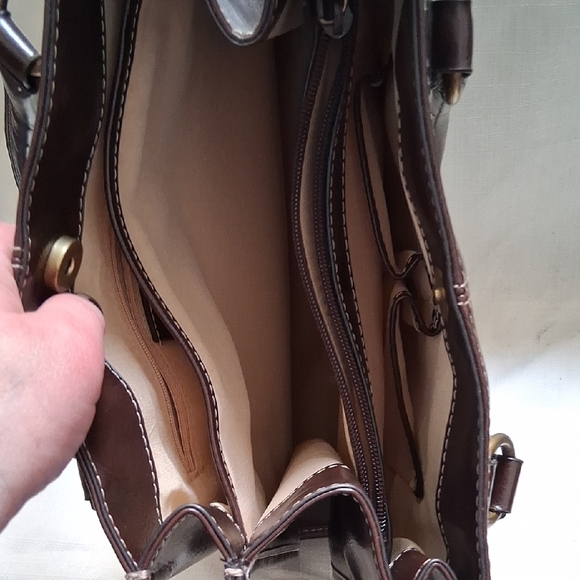 Elegant Brown Leather Tote Bag - Picture 7 of 7